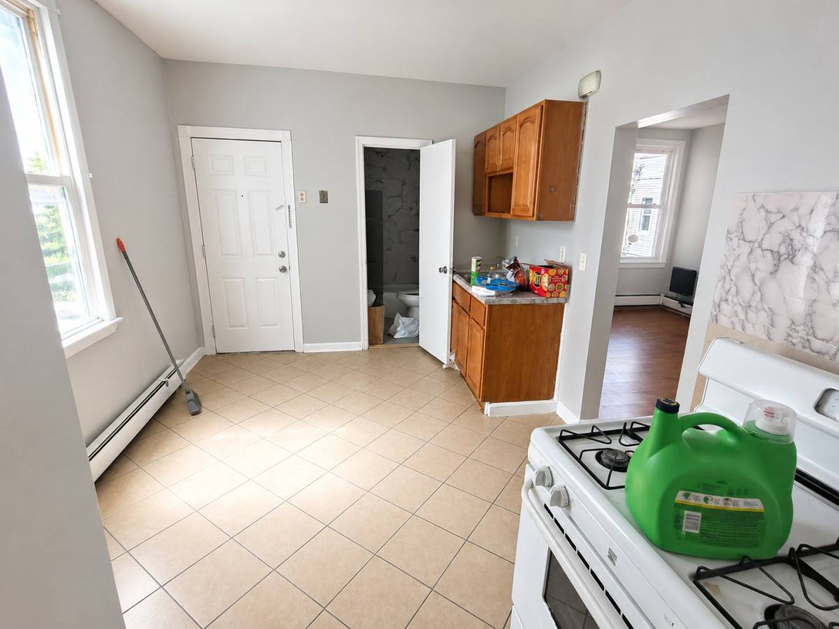 Apartment for rent at 607 N 7th St #3A, Newark, NJ 07107