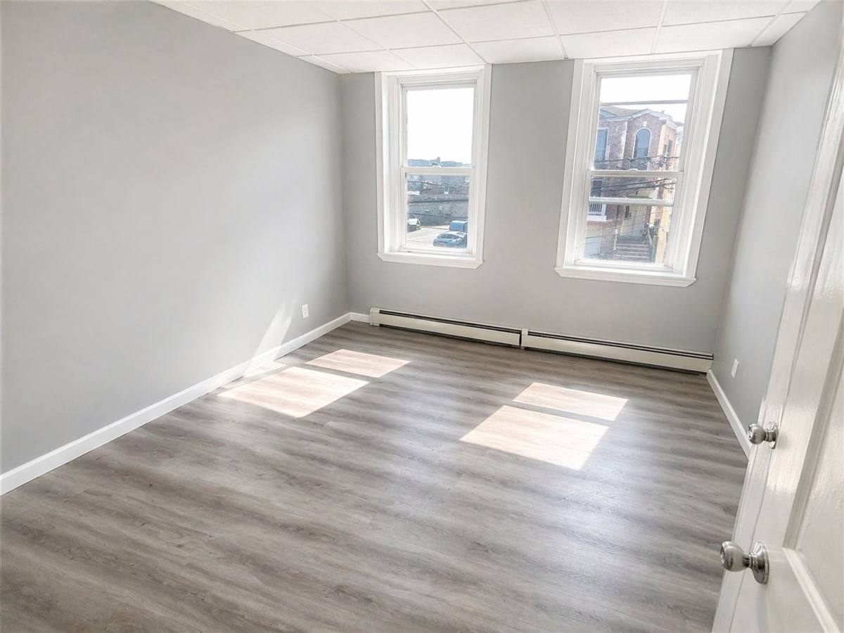 Apartment for rent at 587 N 6th St #2A, Newark, NJ 07107