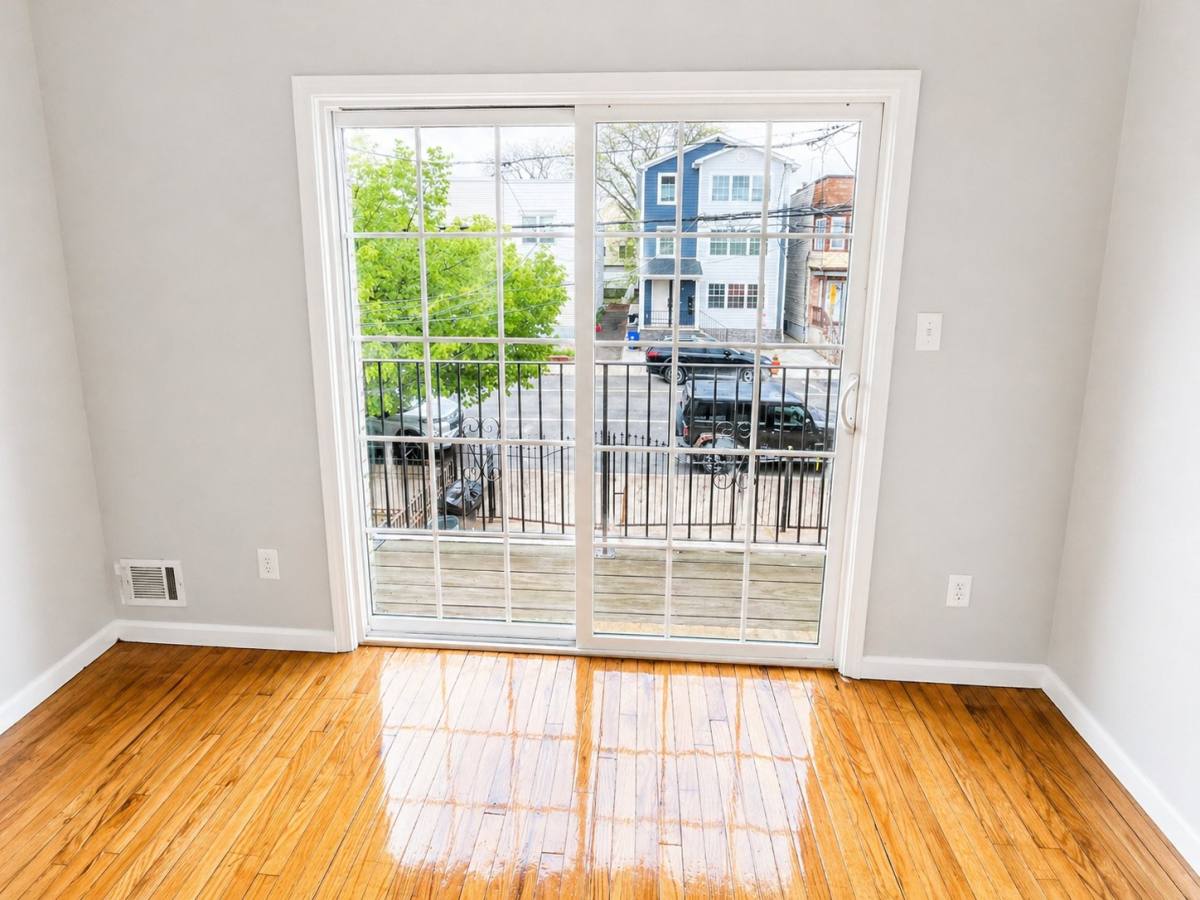 Apartment for rent at 531 S 18th St #2, Newark, NJ 07103