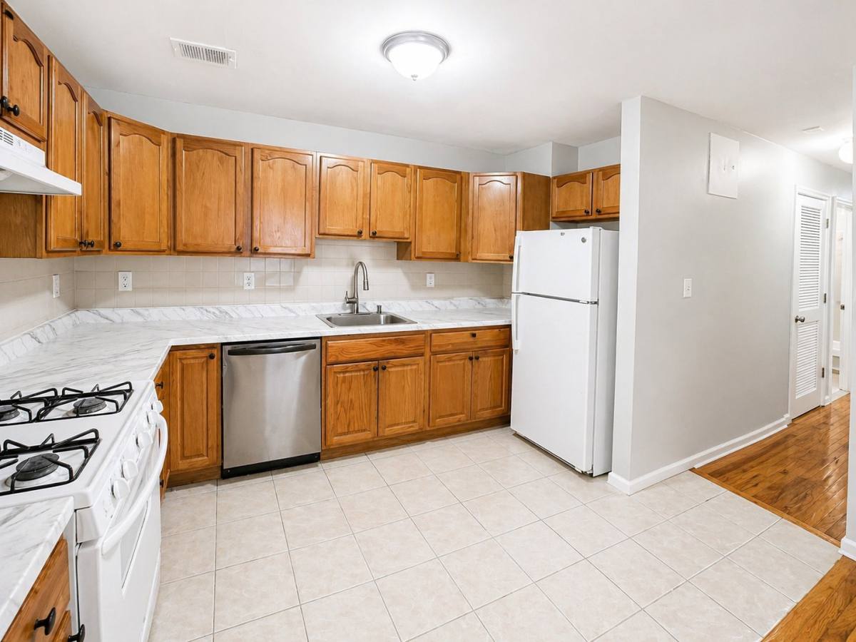 Apartment for rent at 531 S 18th St #2, Newark, NJ 07103