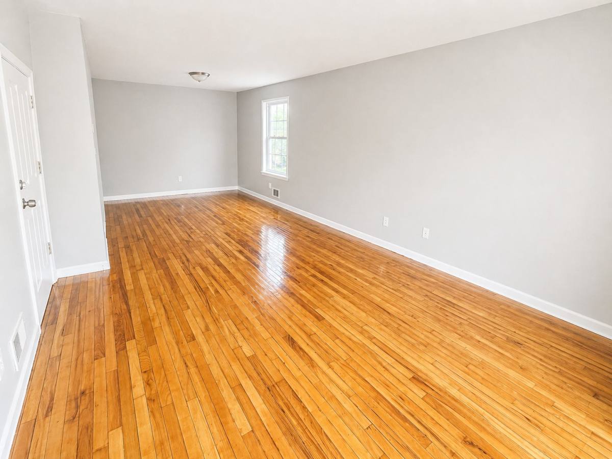 Apartment for rent at 531 S 18th St #2, Newark, NJ 07103