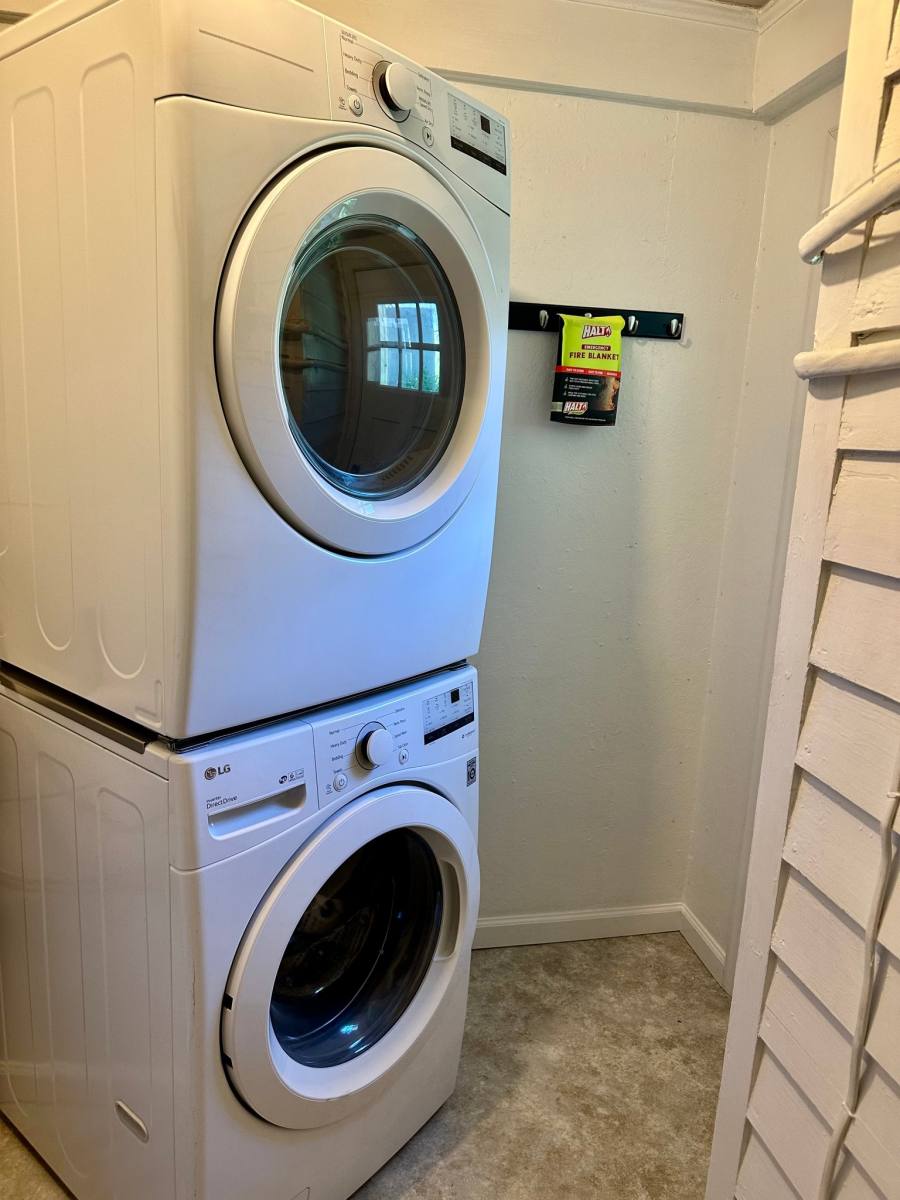 Townhouse for rent at 411 E Main St, Mechanicsburg, PA 17055