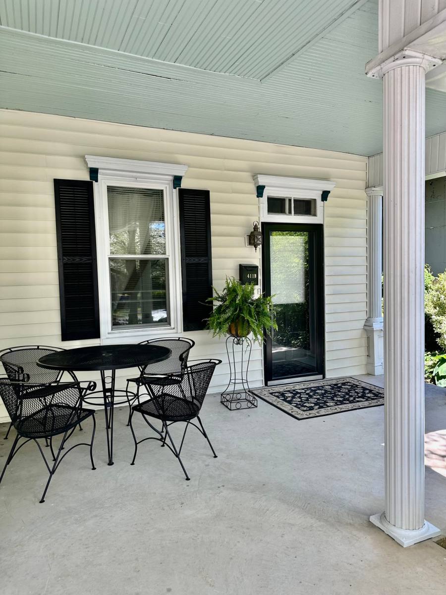 Townhouse for rent at 411 E Main St, Mechanicsburg, PA 17055