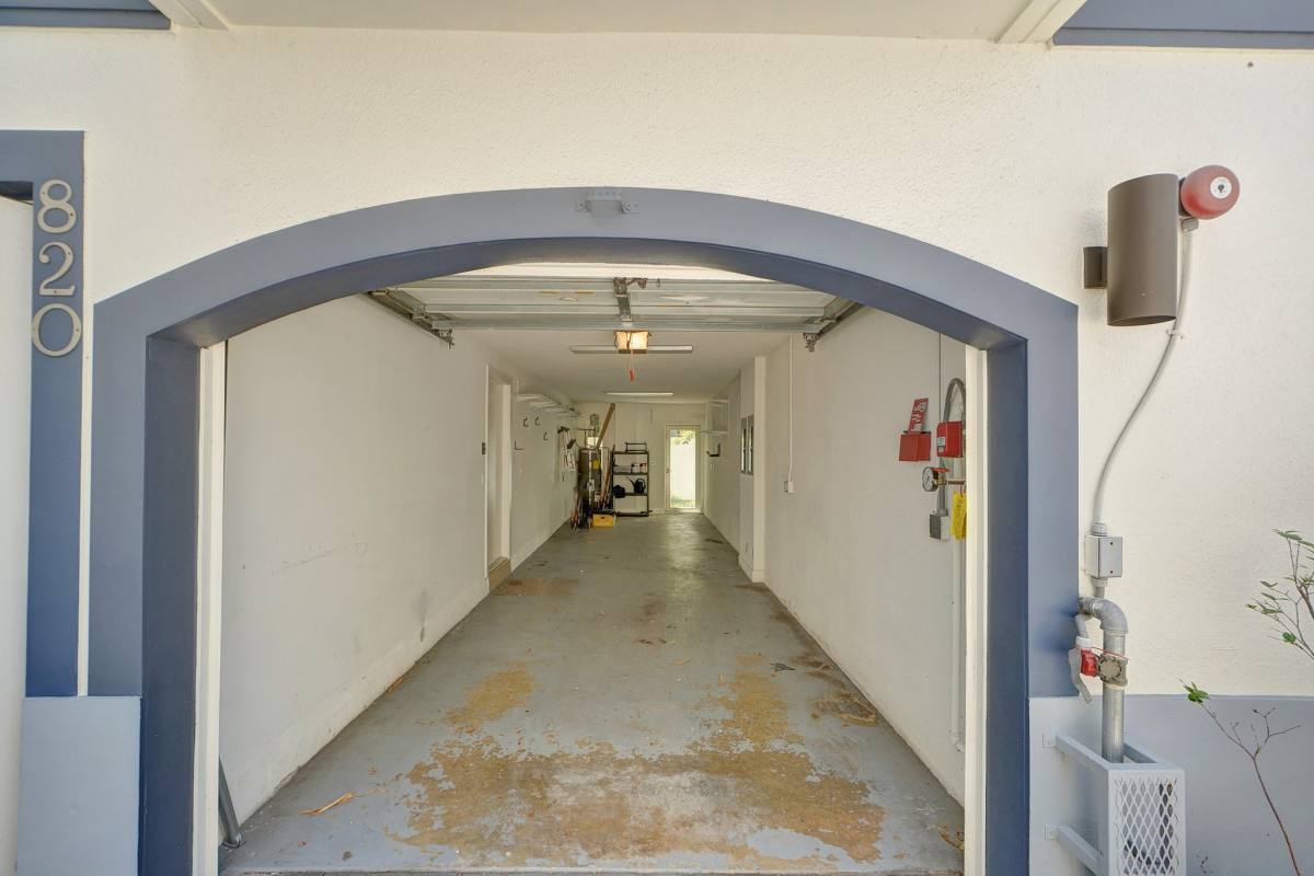 Townhouse for rent at 820 NE 7th St #G, Fort Lauderdale, FL 33304