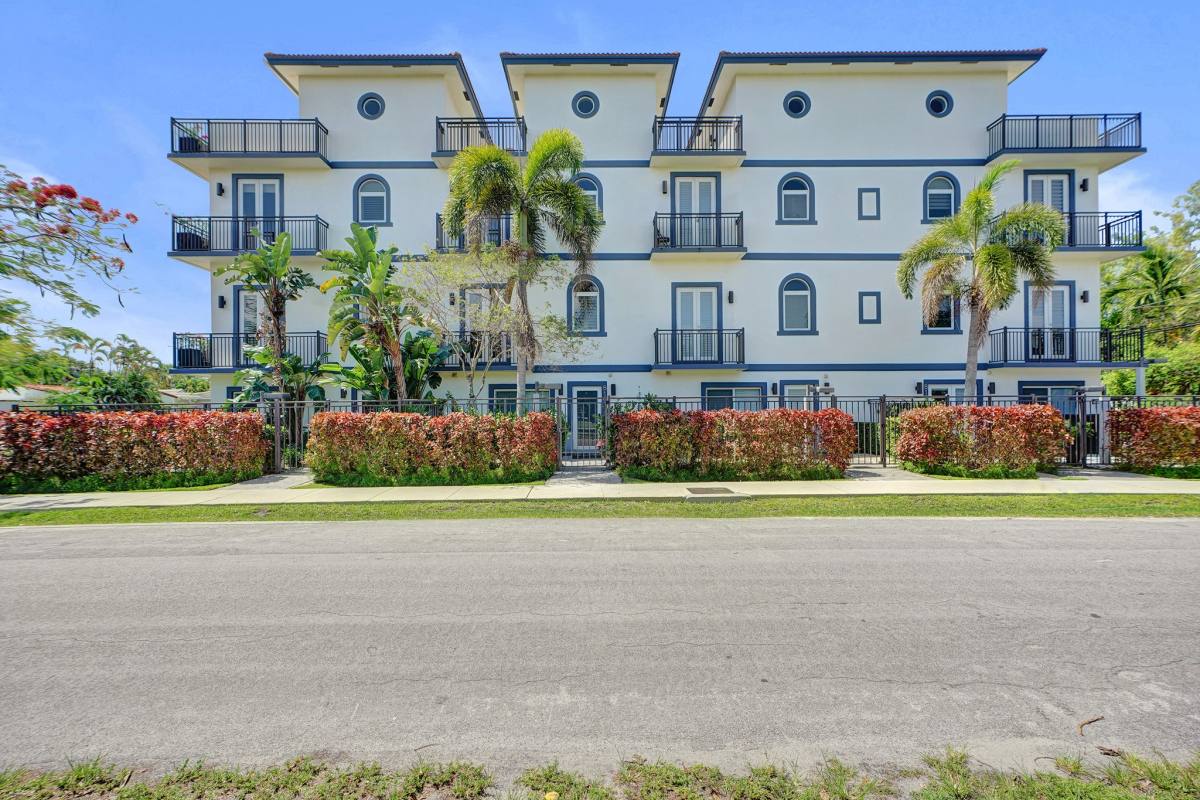Townhouse for rent at 820 NE 7th St #G, Fort Lauderdale, FL 33304