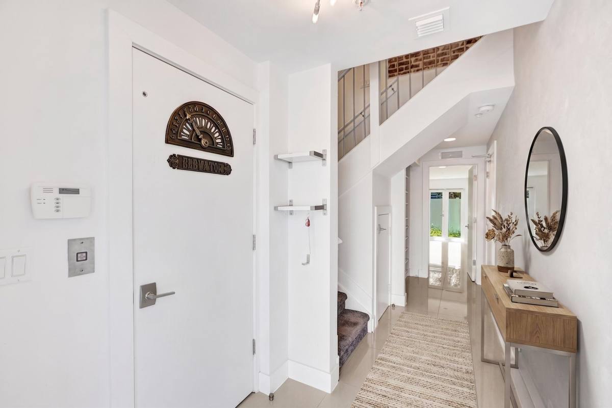 Townhouse for rent at 820 NE 7th St #G, Fort Lauderdale, FL 33304
