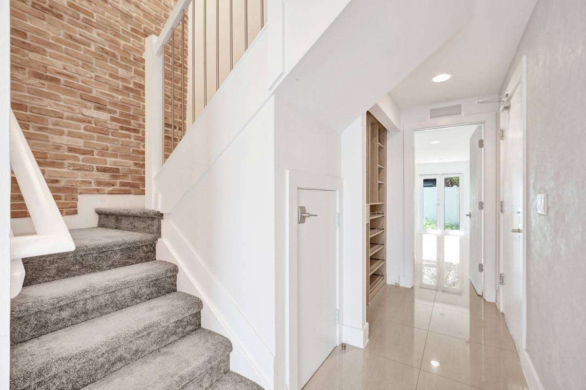 Townhouse for rent at 820 NE 7th St #G, Fort Lauderdale, FL 33304