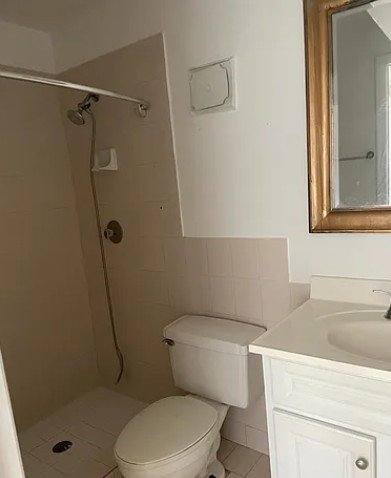 Apartment for rent at 6055 W 19 Ave #413, Hialeah, FL 33012