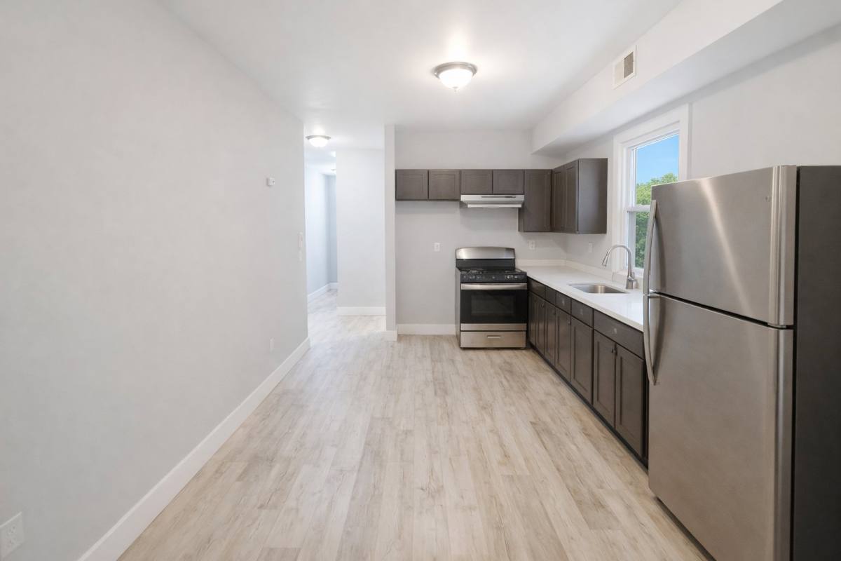 Apartment for rent at 745 S 18th St #1R, Newark, NJ 07103