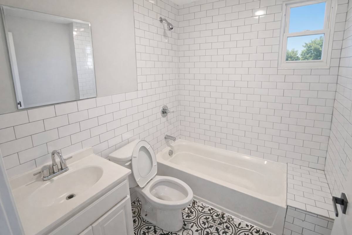 Apartment for rent at 745 S 18th St #1R, Newark, NJ 07103