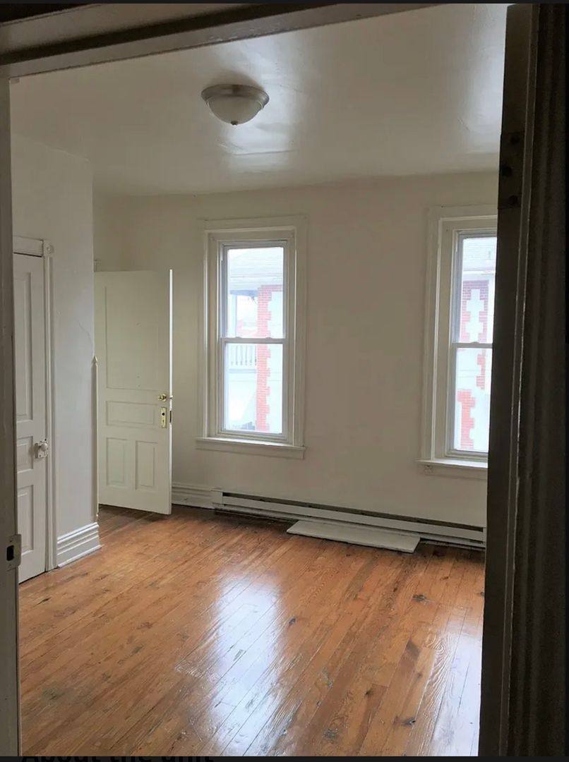 Apartment for rent at 9-23 E Main St, Kutztown, PA 19530