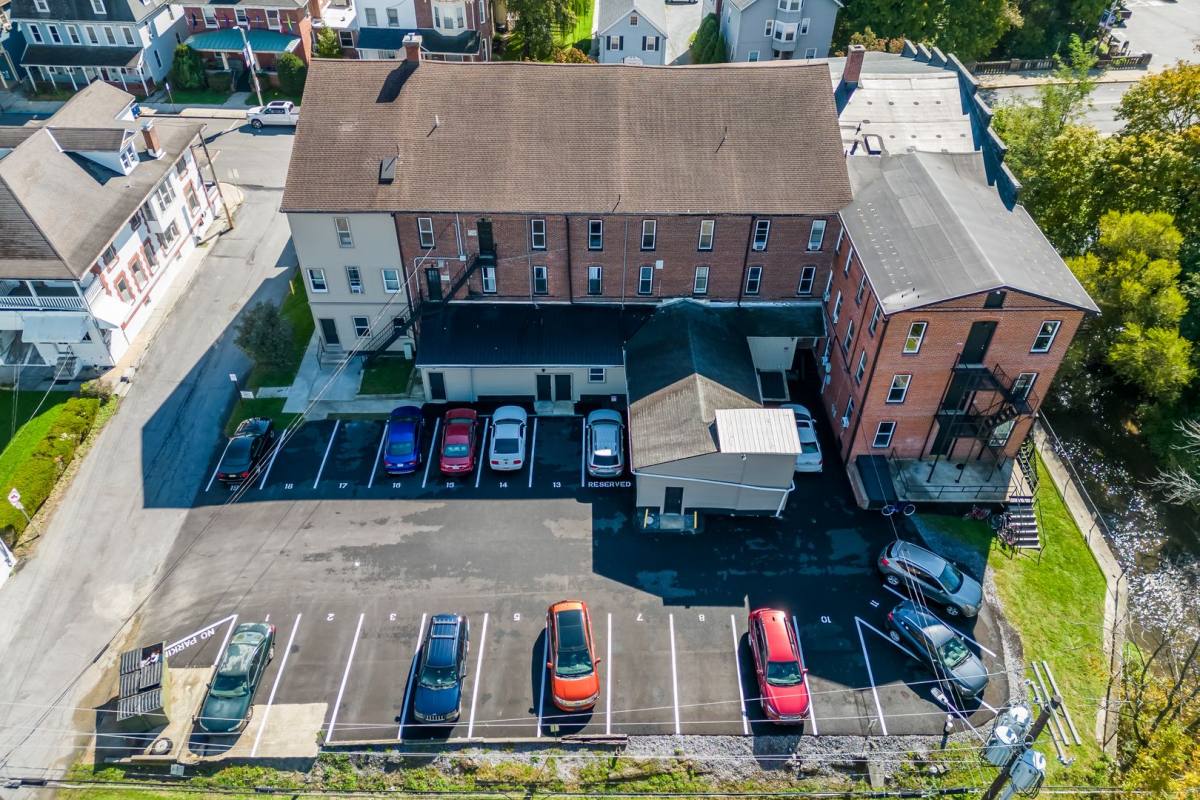 Apartment for rent at 9-23 E Main St, Kutztown, PA 19530