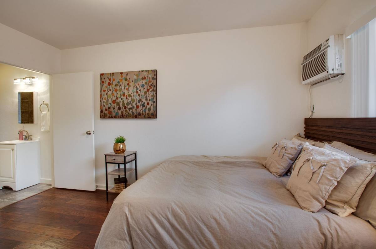 Apartment for rent at 5433 Abbott Place, Los Angeles, CA 90042