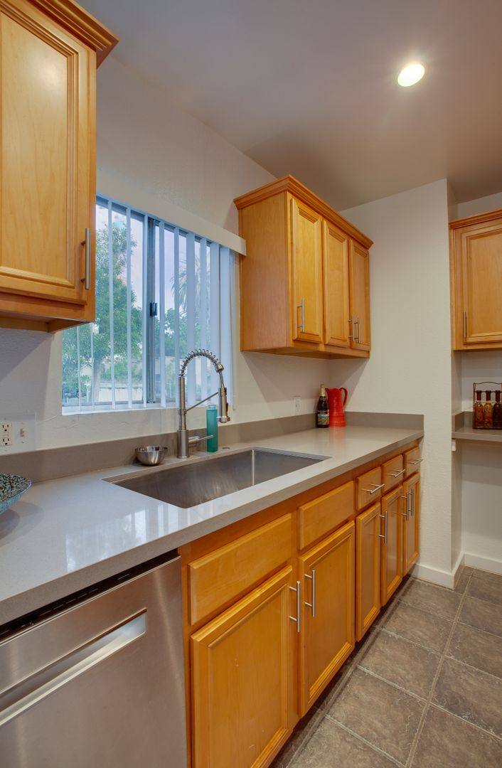 Apartment for rent at 5433 Abbott Place, Los Angeles, CA 90042