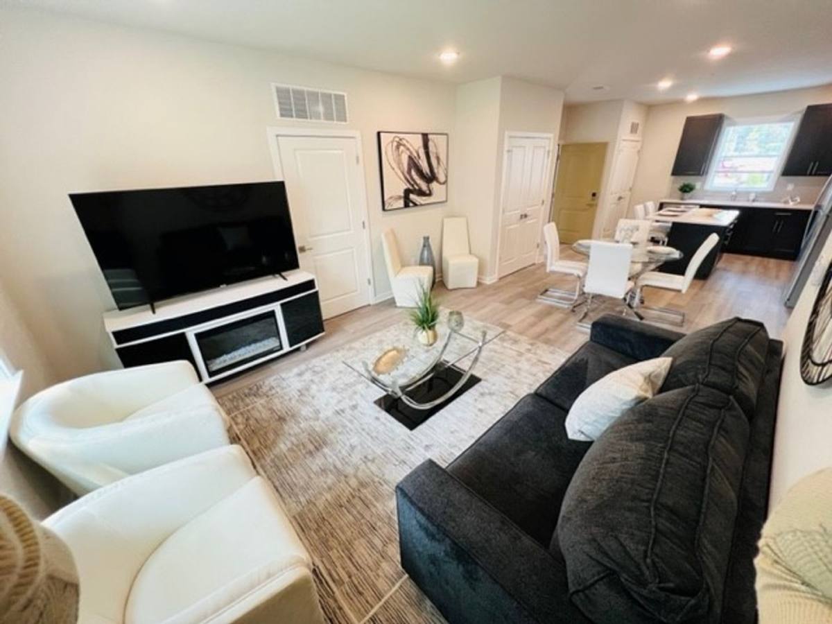 Apartment for rent at 463 Old Post Rd, Edison, NJ 08817