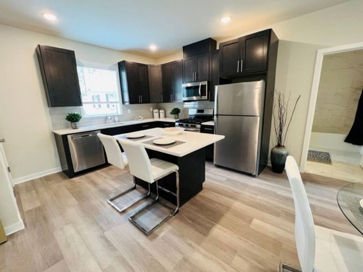 Apartment for rent at 463 Old Post Rd, Edison, NJ 08817