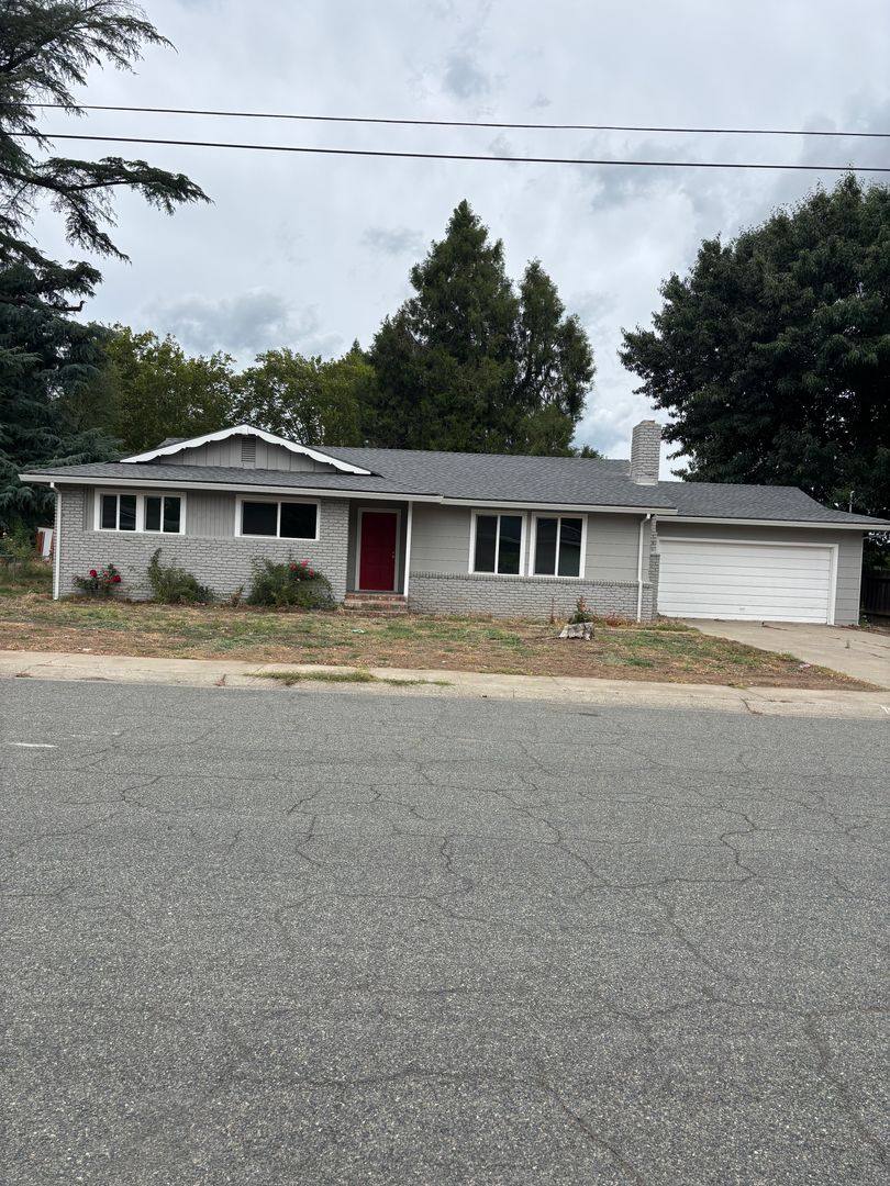 House for rent at 17 Hollis Lane, Gridley, CA 95948