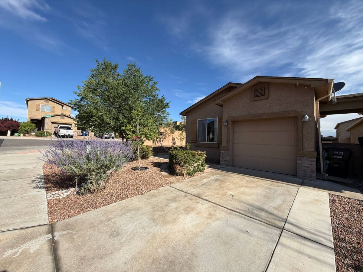 House for rent at 10649 Microlith Rd SW, Albuquerque, NM 87121