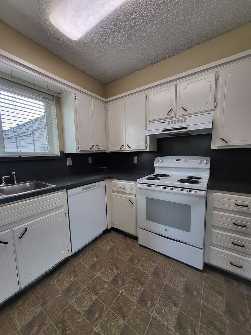 Townhouse for rent at 1626 Glenn Bo Dr, Norman, OK 73071