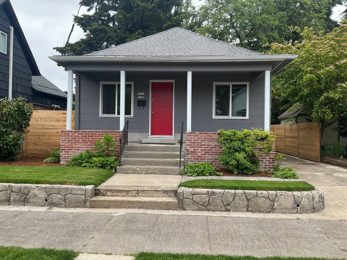 House for rent at 7432 N Olin Ave, Portland, OR 97203