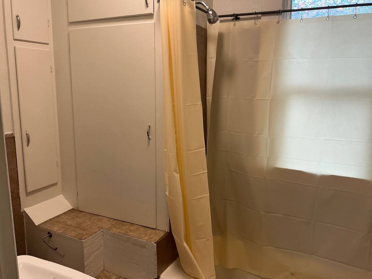 House for rent at 7432 N Olin Ave, Portland, OR 97203