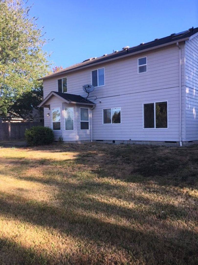 House for rent at 996 NE Angelee Place, Corvallis, OR 97330