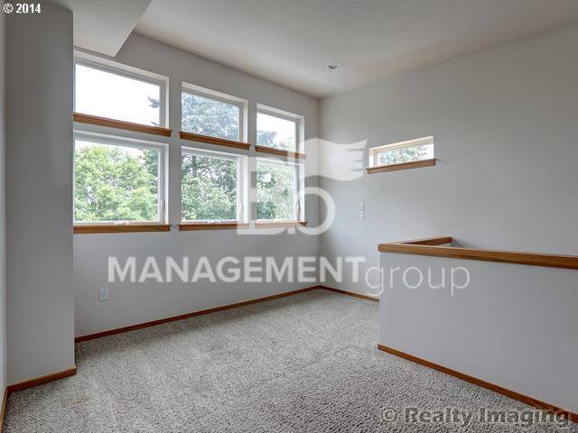 House for rent at 5124 SW Dolph Court, Portland, OR 97219