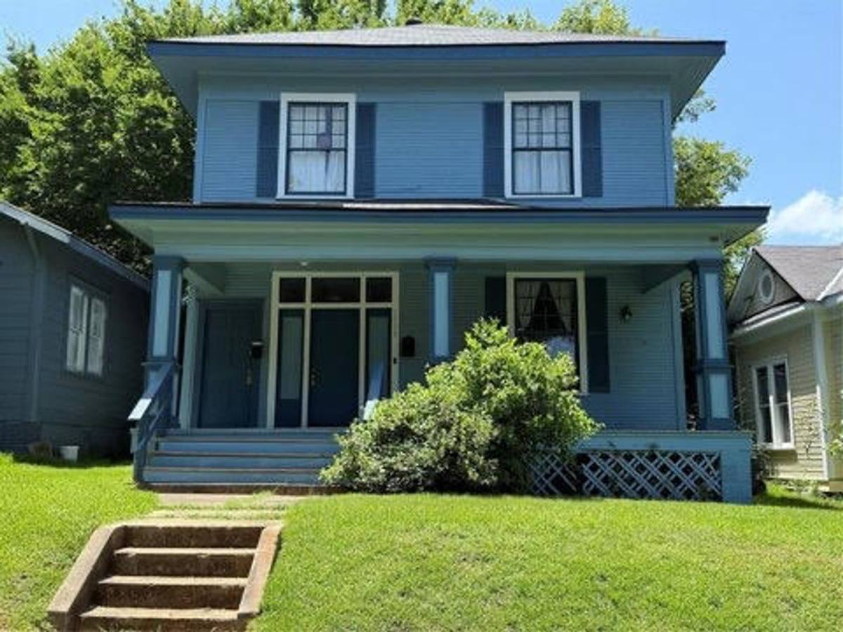 House for rent at 1528 Magnolia Ave, Shreveport, LA 71101