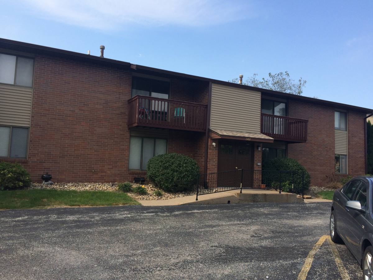 Apartment for rent at 2407 34th St, Moline, IL 61265