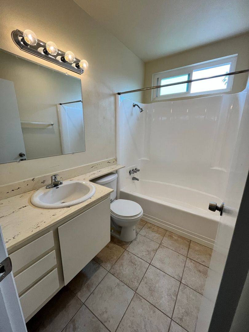 Apartment for rent at 952 Reed Ave, San Diego, CA 92109