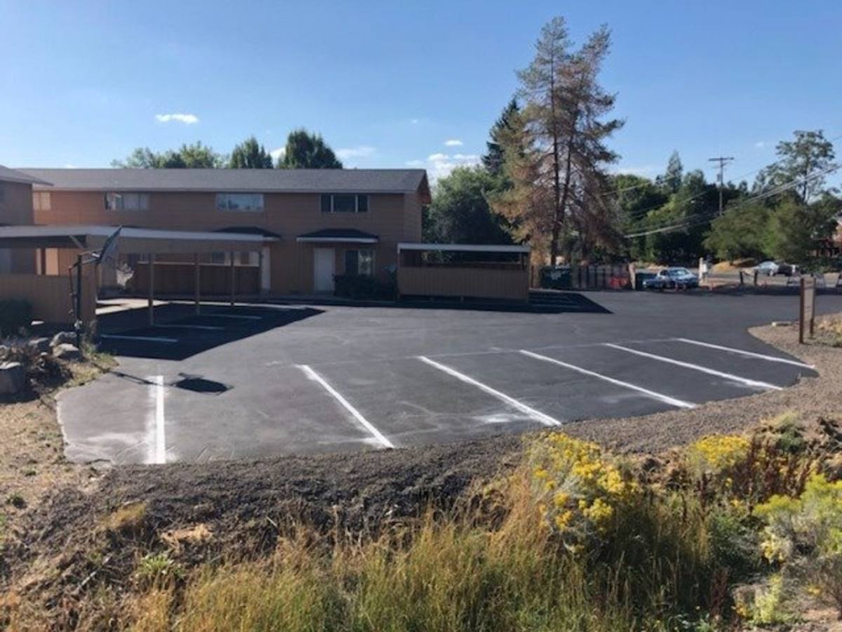 Townhouse for rent at 28 Nevada St, Klamath Falls, OR 97601