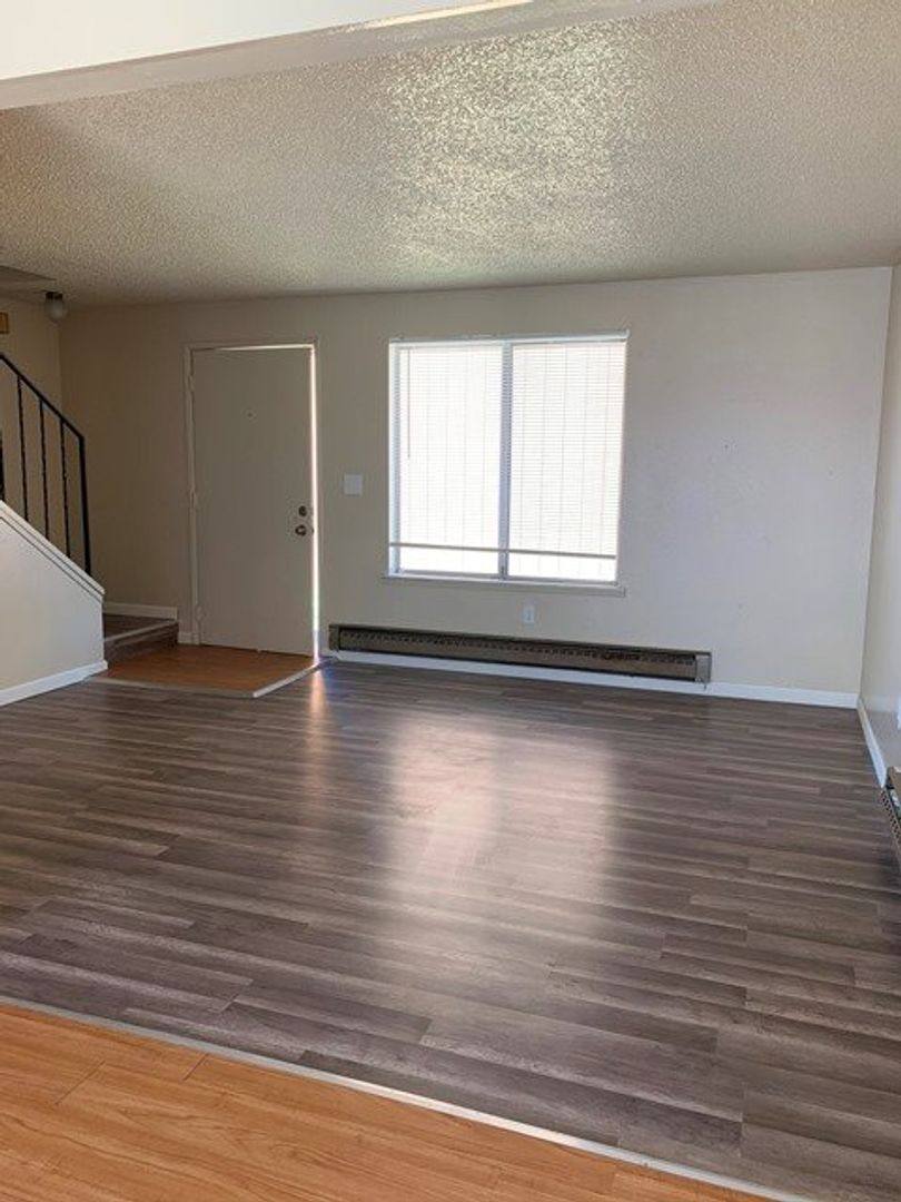 Townhouse for rent at 28 Nevada St, Klamath Falls, OR 97601
