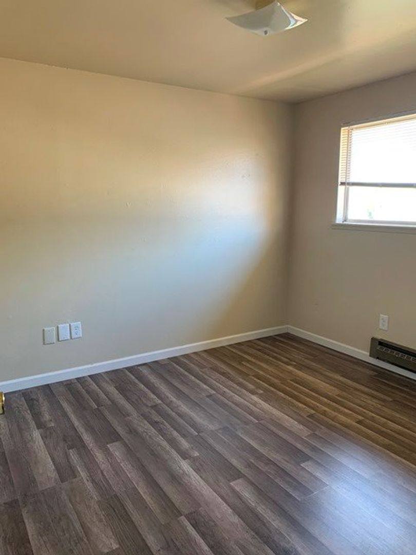 Townhouse for rent at 28 Nevada St, Klamath Falls, OR 97601