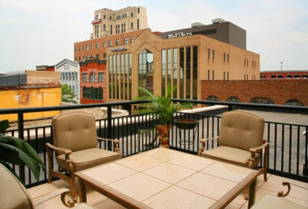 Apartment for rent at 214 S Kalamazoo Mall, Kalamazoo, MI 49007