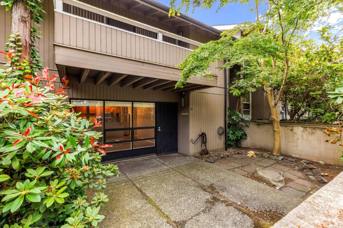 Apartment for rent at 970 100th Ave NE #42, Bellevue, WA 98004