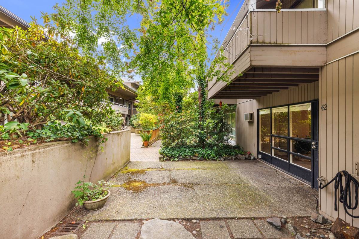 Apartment for rent at 970 100th Ave NE #42, Bellevue, WA 98004