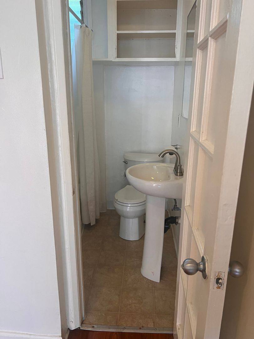 Apartment for rent at 101 Dudley Ave, Venice, CA 90291