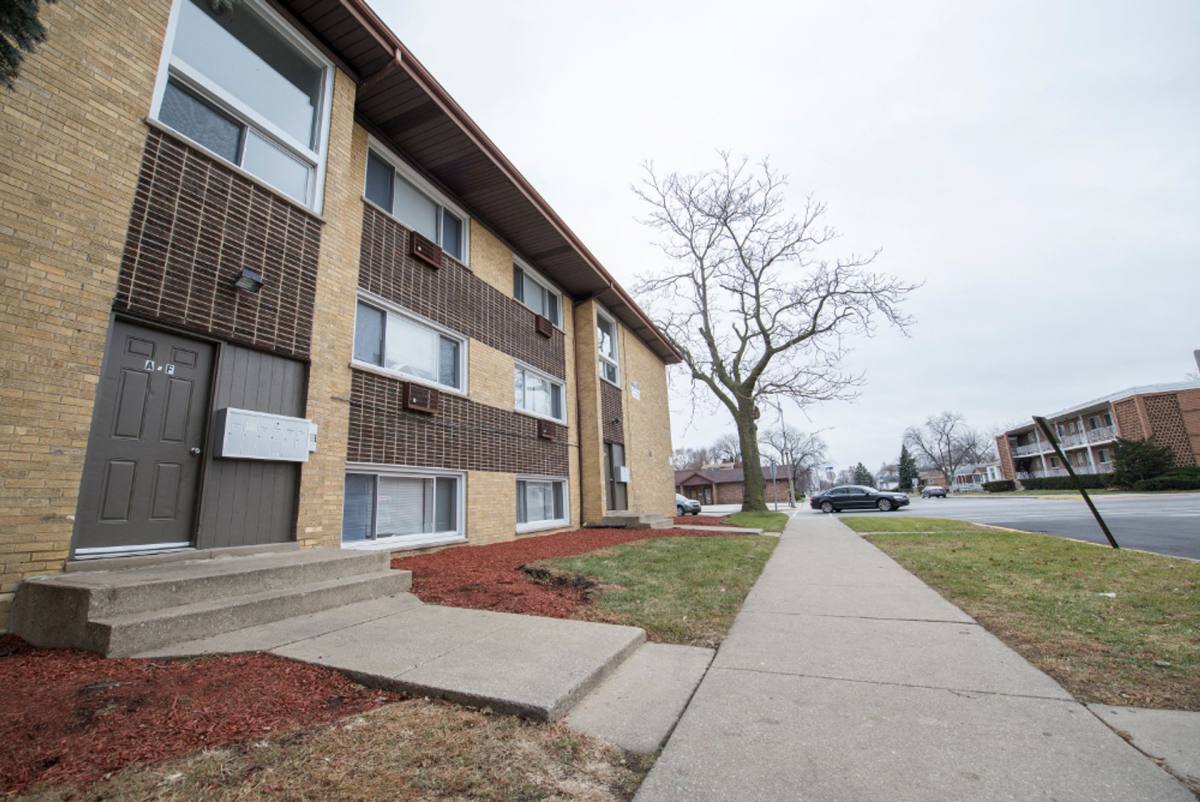 Apartment for rent at 634 Sibley Blvd, Calumet City, IL 60409