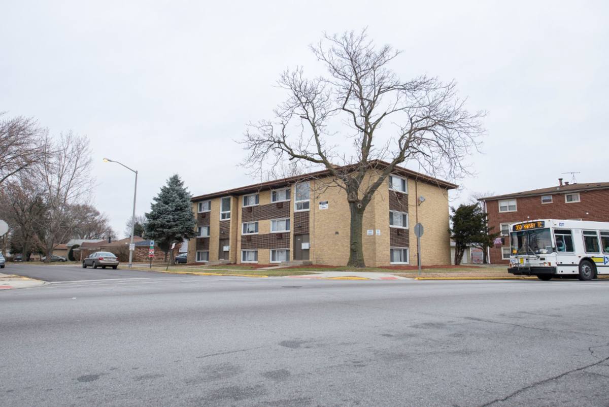 Apartment for rent at 634 Sibley Blvd, Calumet City, IL 60409