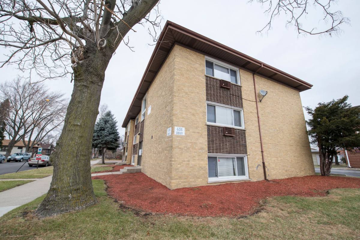 Apartment for rent at 634 Sibley Blvd, Calumet City, IL 60409
