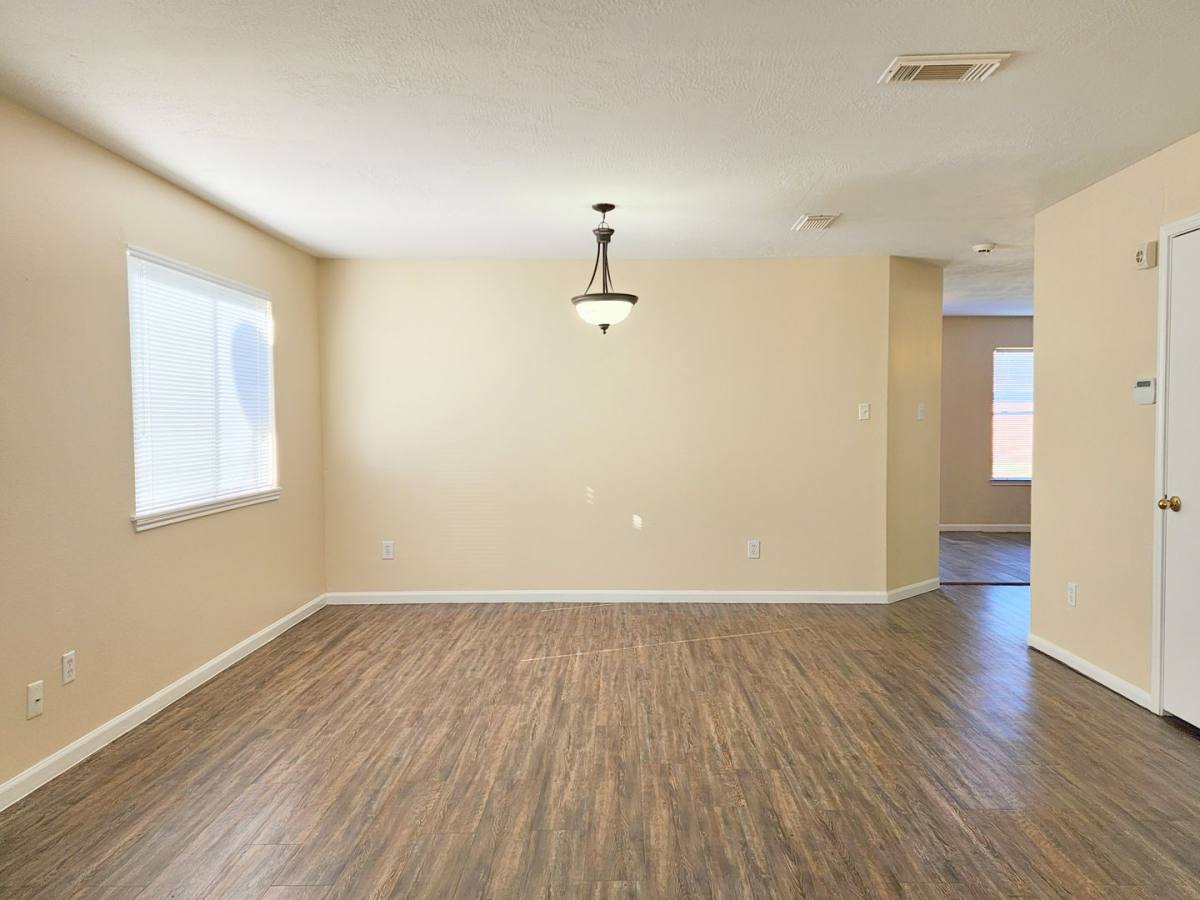 House for rent at 18123 Noble Forest Dr, Humble, TX 77346