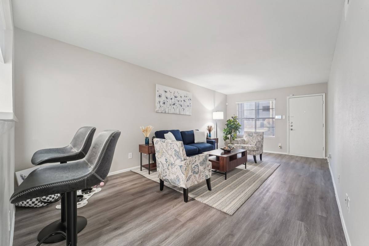 Apartment for rent at 6425 Westheimer Rd, Houston, TX 77057