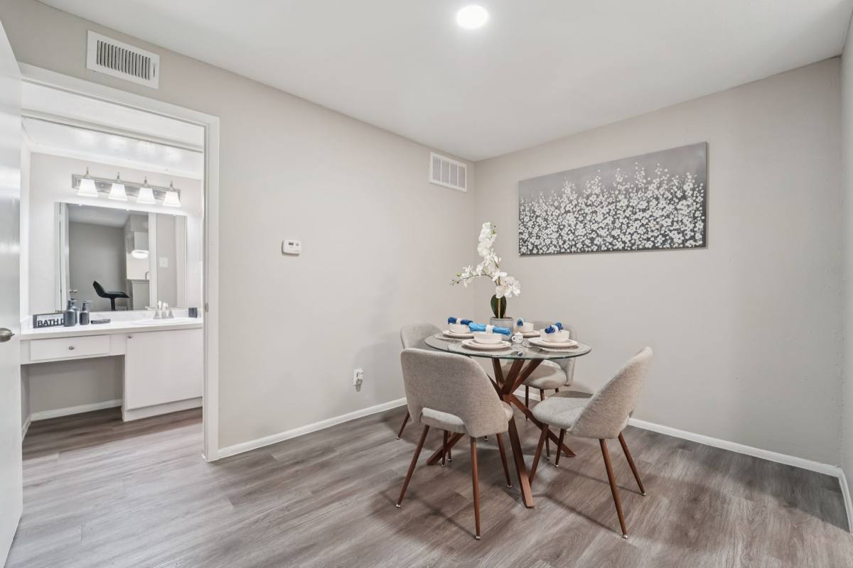 Apartment for rent at 6425 Westheimer Rd, Houston, TX 77057