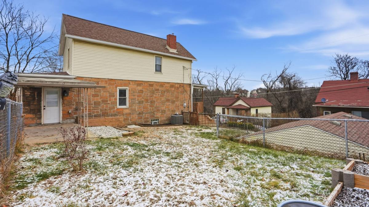 House for rent at 2512 Franklin St, Homestead, PA 15120