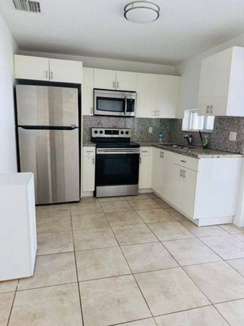 House for rent at 6250 SW 39th St, Fort Lauderdale, FL 33314