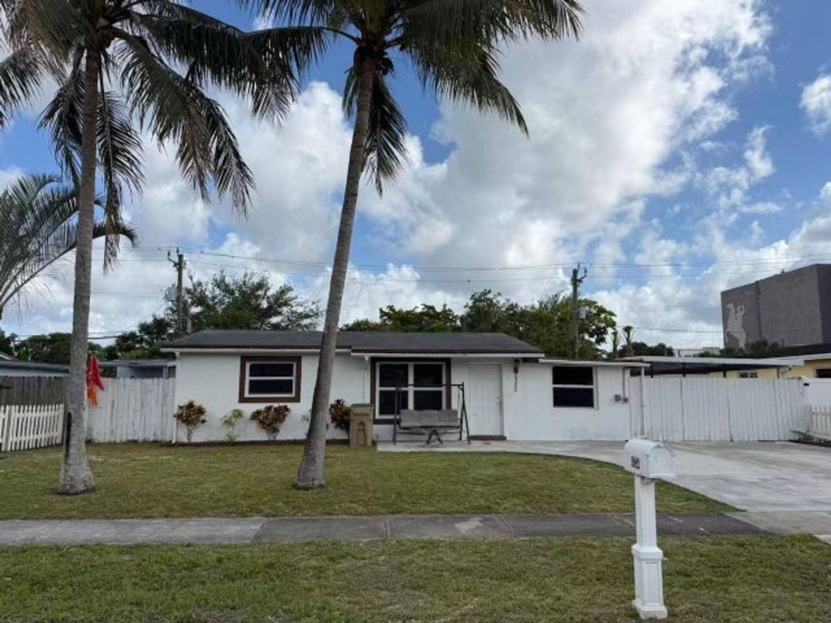 House for rent at 6250 SW 39th St, Fort Lauderdale, FL 33314