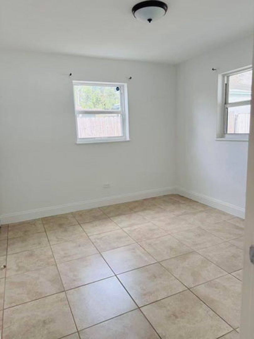 House for rent at 6250 SW 39th St, Fort Lauderdale, FL 33314