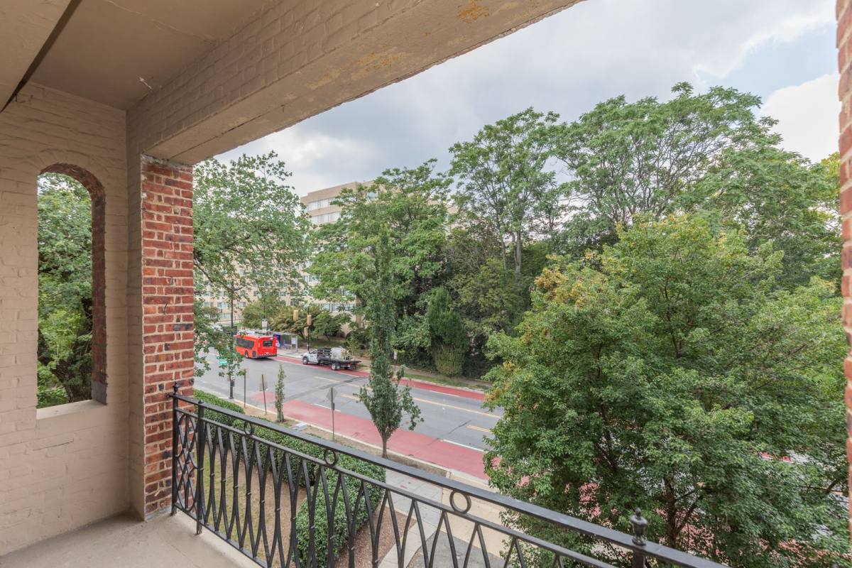 Apartment for rent at 3625 16th St NW, Washington, DC 20010