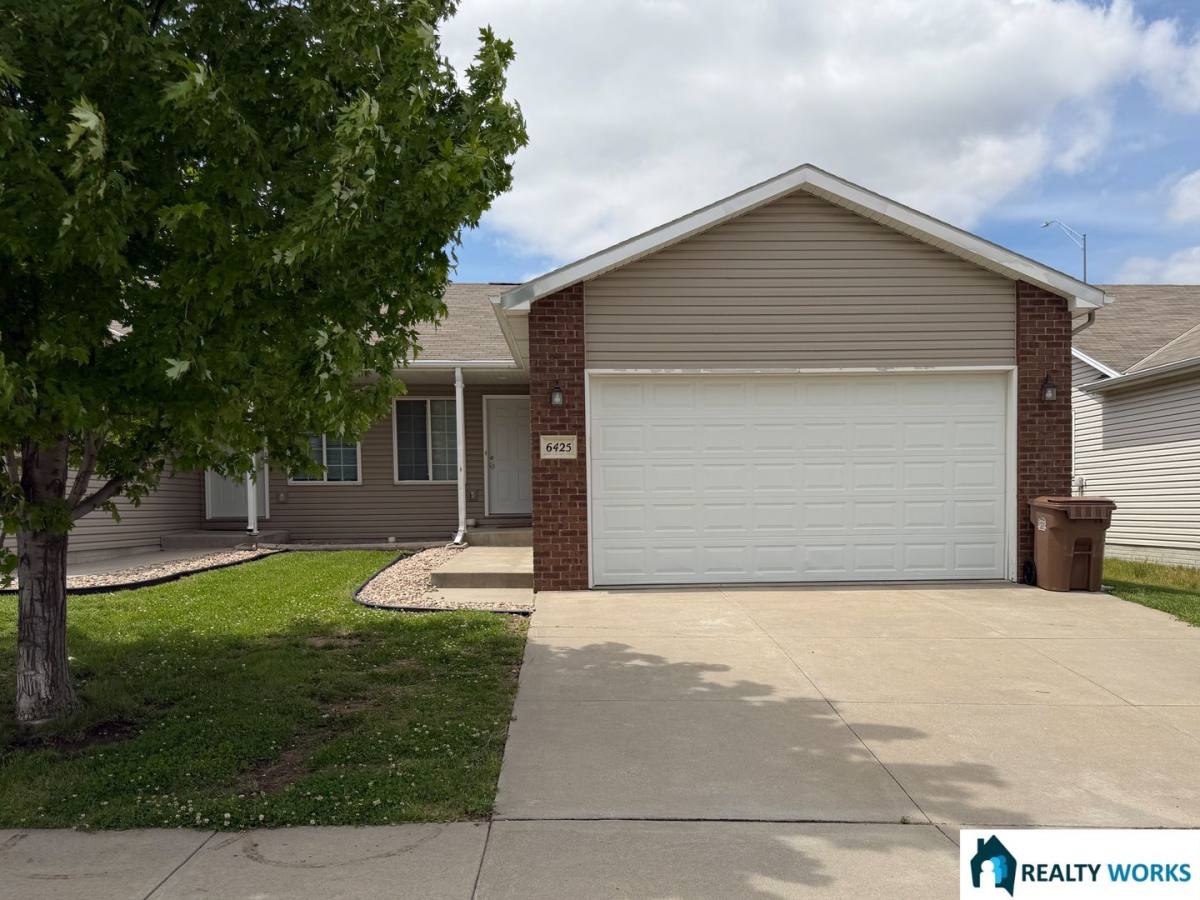 Townhouse for rent at 6425 Whitewater Lane, Lincoln, NE 68521