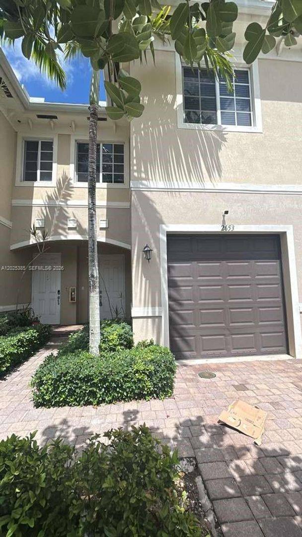 Townhouse for rent at 2675 SW 81st Terrace, Hollywood, FL 33025